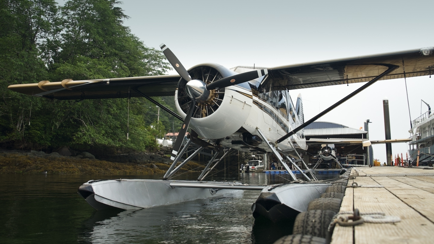 Alaskan floatplane on the water.