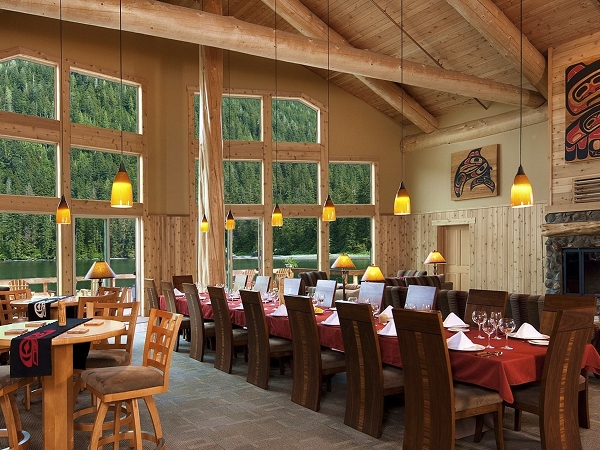 experience-the-lodge-gather-the-table.jpg